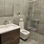 Deluxe Flat With Garden_tirana Τίρανα